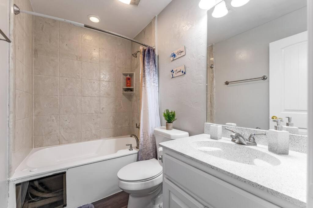 Family Friendly 2Bdrm-Walk To At&T/Cowboys Stadium Arlington Eksteriør bilde