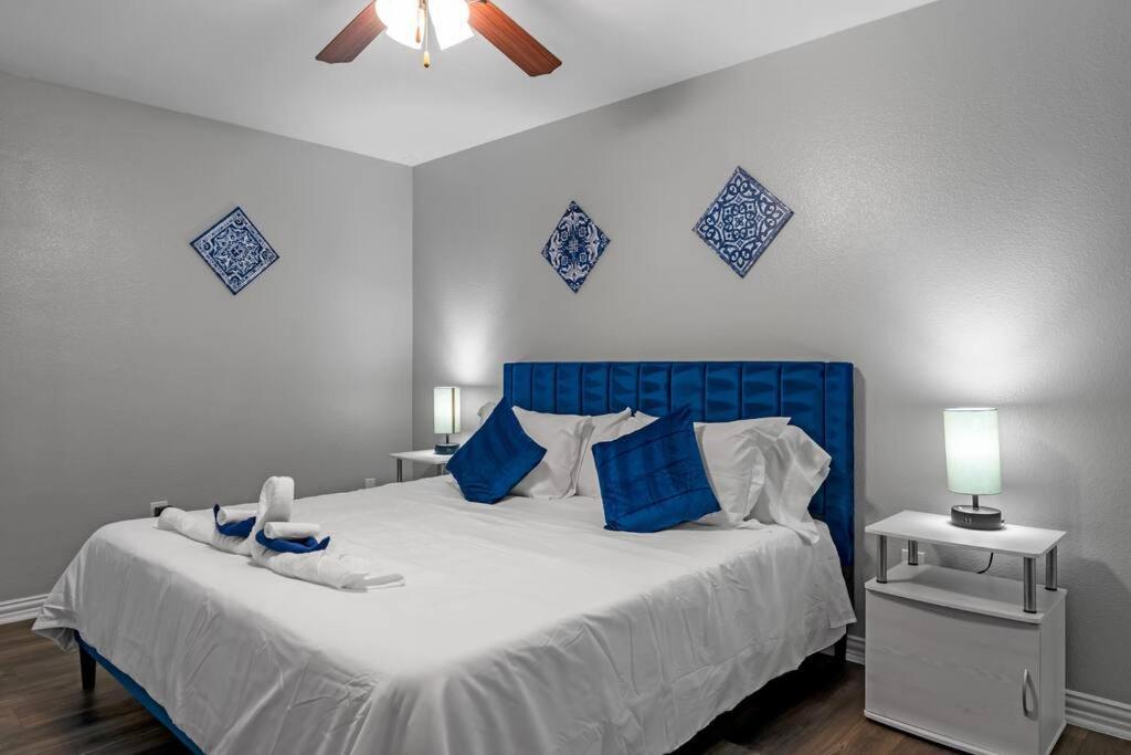Family Friendly 2Bdrm-Walk To At&T/Cowboys Stadium Arlington Eksteriør bilde