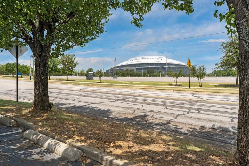 Family Friendly 2Bdrm-Walk To At&T/Cowboys Stadium Arlington Eksteriør bilde