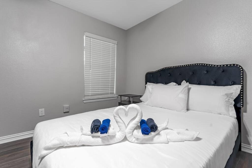 Family Friendly 2Bdrm-Walk To At&T/Cowboys Stadium Arlington Eksteriør bilde