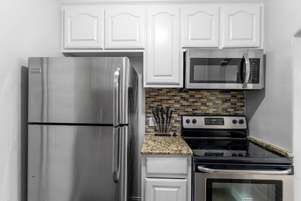 Family Friendly 2Bdrm-Walk To At&T/Cowboys Stadium Arlington Eksteriør bilde